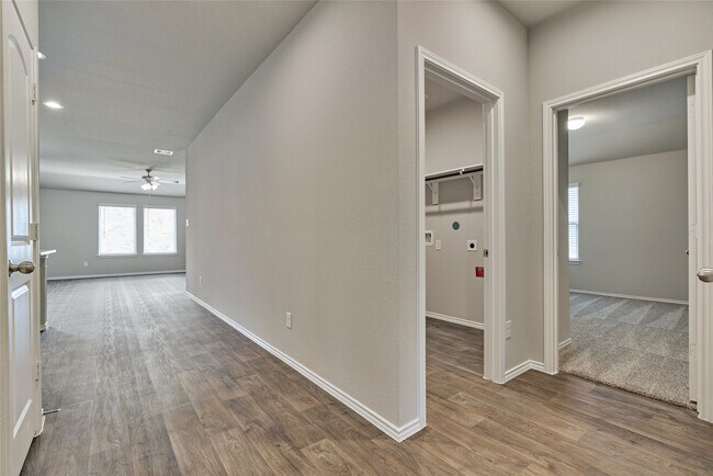 Building Photo - 13868 Rock Island Trl