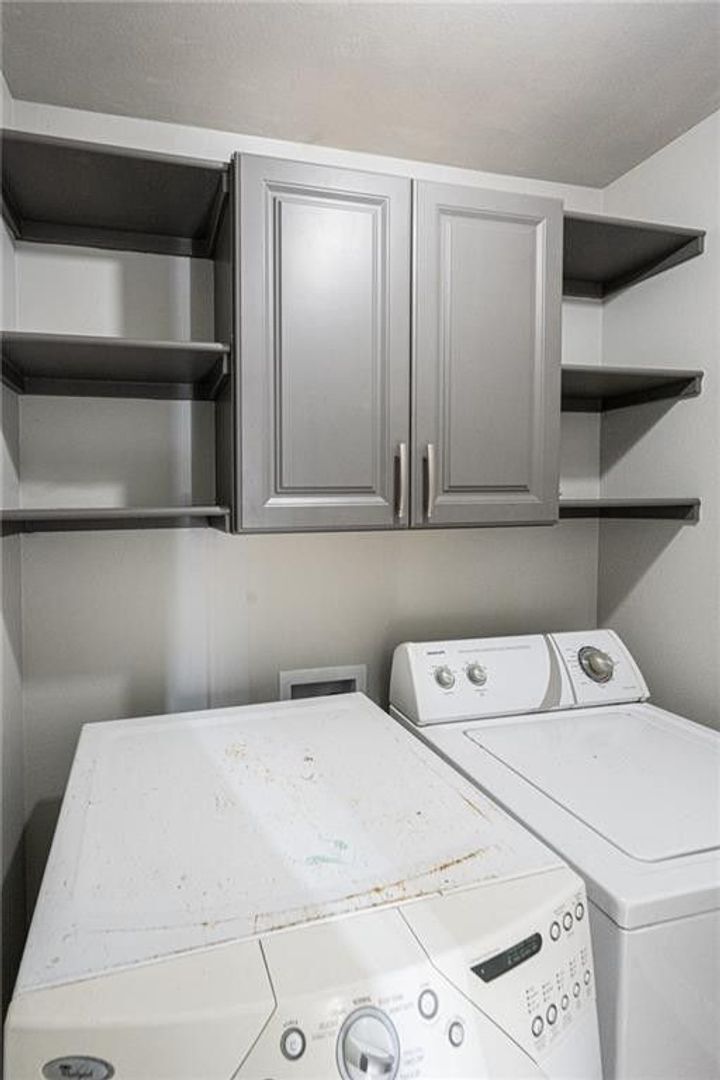 Building Photo - 2407 W Ash St