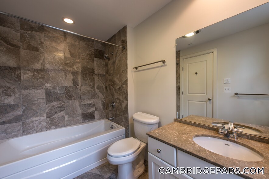 Building Photo - 110 Second St.