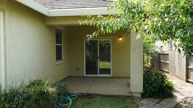 Building Photo - Spacious 3 bedroom 2 bath home in Rancho Cordova!!