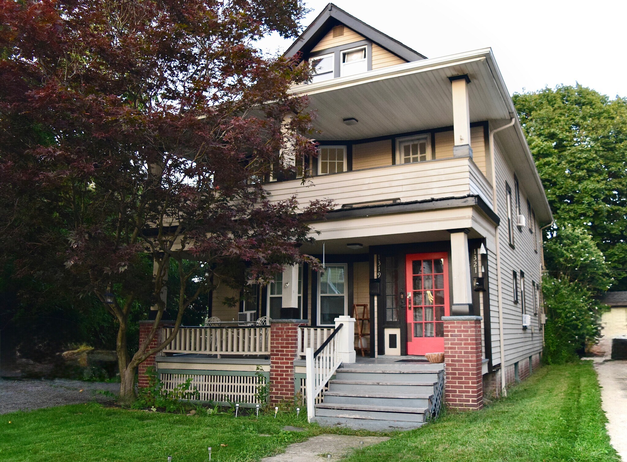 Building Photo - 1321 Lakewood Ave