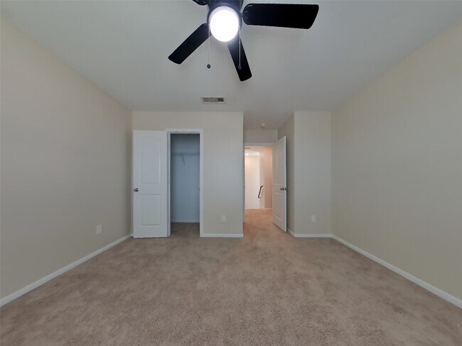 Building Photo - 536 Red Dusk Paint Dr