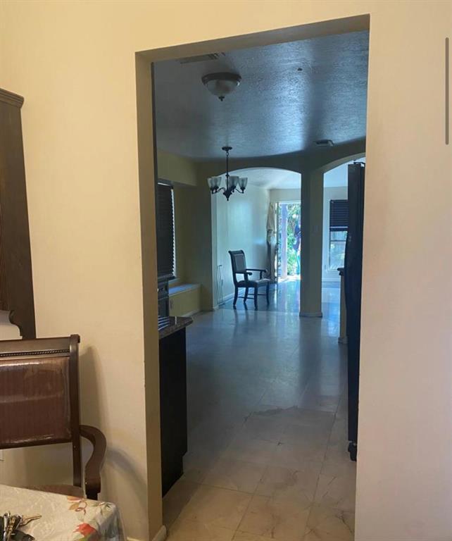 Building Photo - 10443 N Shadowdale Dr