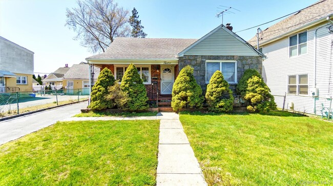 Primary Photo - 12 Smith St