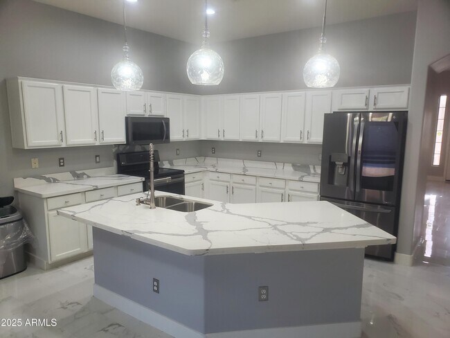 Building Photo - 26111 N 67th Dr