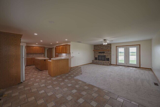 Building Photo - 3 - Bedroom 2 - Bath with 2 - Car Garage