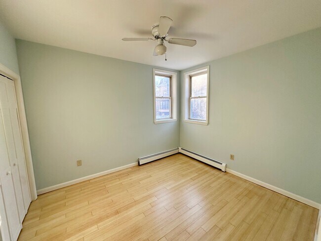 Building Photo - 107 Emery St