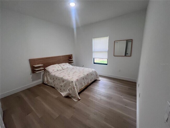 Building Photo - 2816 Silas Ave