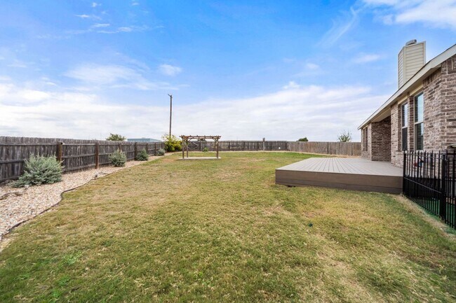 Building Photo - 6905 Etna Way