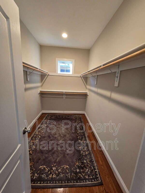 Building Photo - 2400 Lakeview Pkwy