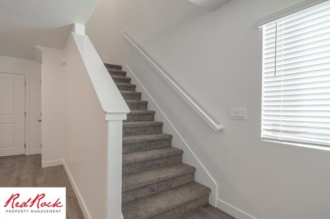 Building Photo - 3 Bedroom Smart Home in Long Valley with Resort-Style Amenities