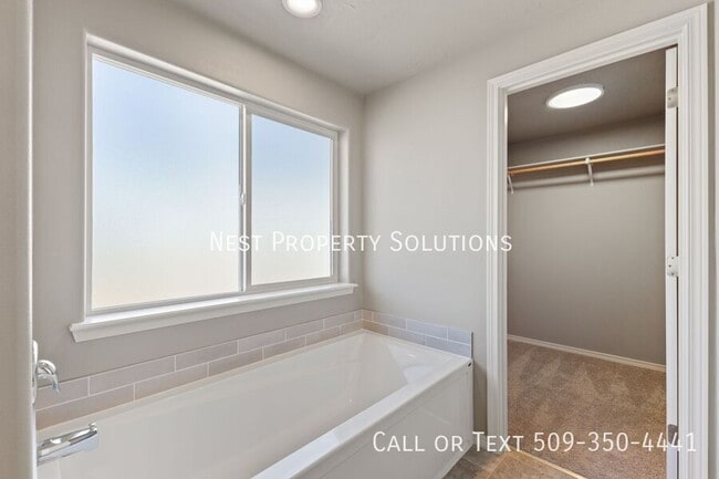 Building Photo - 4280 W Wood Ct