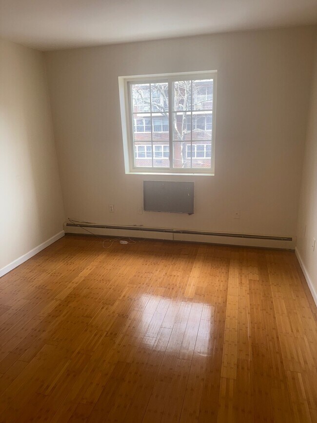 Building Photo - XX48 Olinville Ave