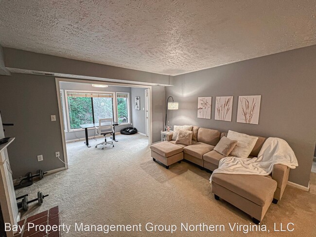 Building Photo - 1 br, 1 bath House - 2239 Hunters Run Dr