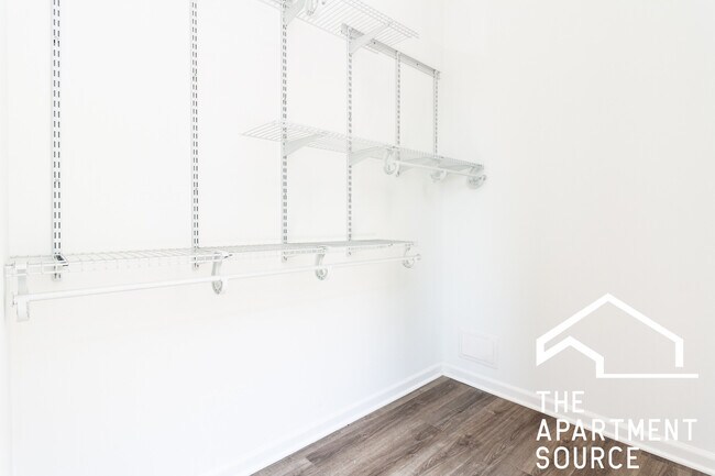 Building Photo - 2550 S Wabash Ave