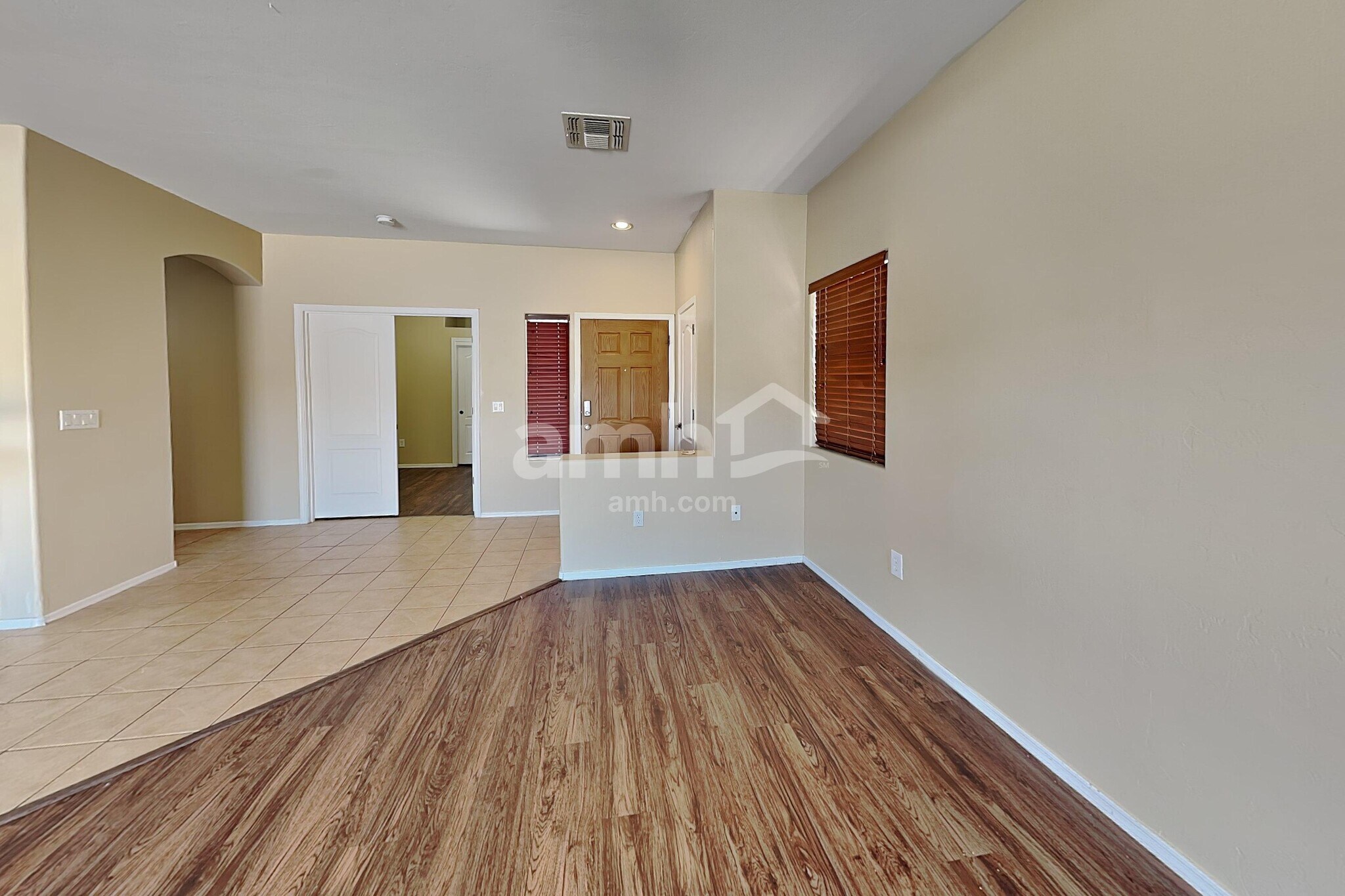 Building Photo - 5561 S Lemon Tree Dr