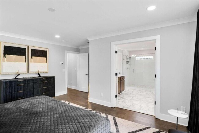 Building Photo - 510 Oak Dr