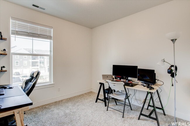 Building Photo - Condo in Saratoga Springs master planned community.