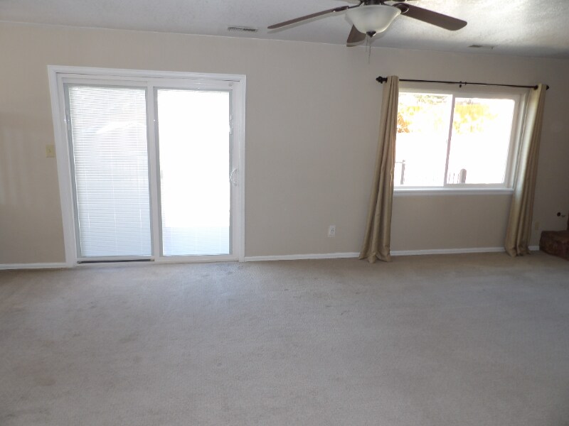 Building Photo - 2455 Stoneridge Dr
