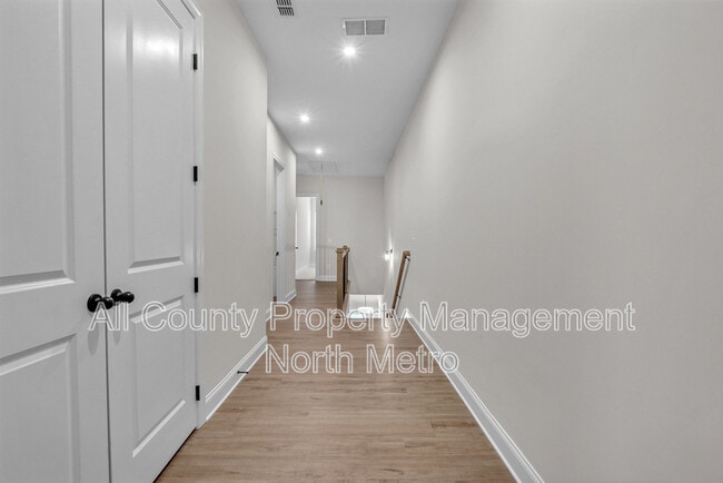 Building Photo - 718 Stickley Oak Way