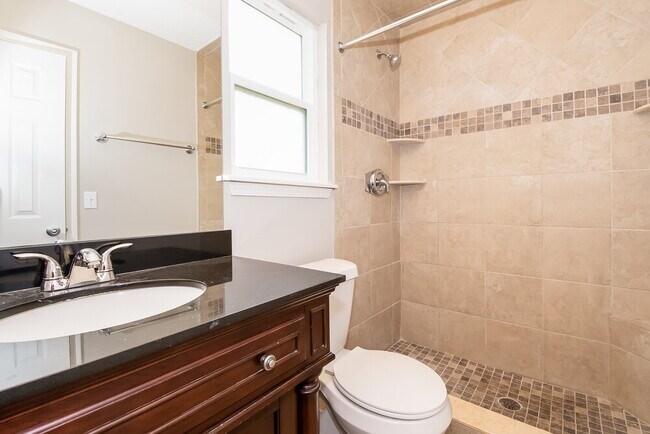 Building Photo - 11544 Oak Park Dr