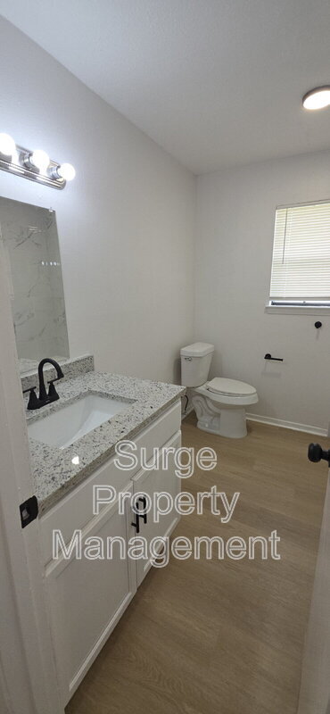 Building Photo - 227 Vista Way