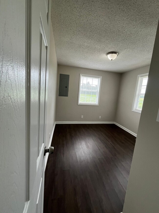 Building Photo - 314 Snowden Dr