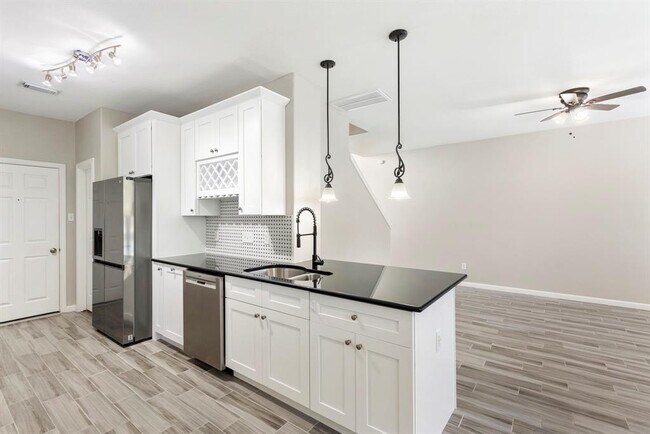 Building Photo - 79 Blue Creek Pl