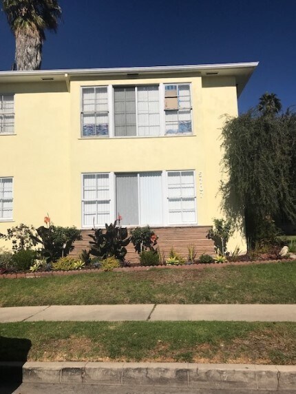 Building Photo - 5707 San Vicente Blvd