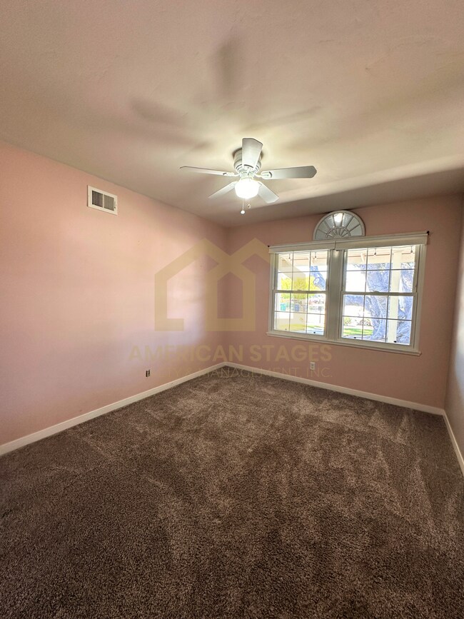 Building Photo - 135 Oakmont Ave