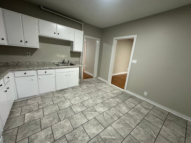 Building Photo - 51 Freeman Ave