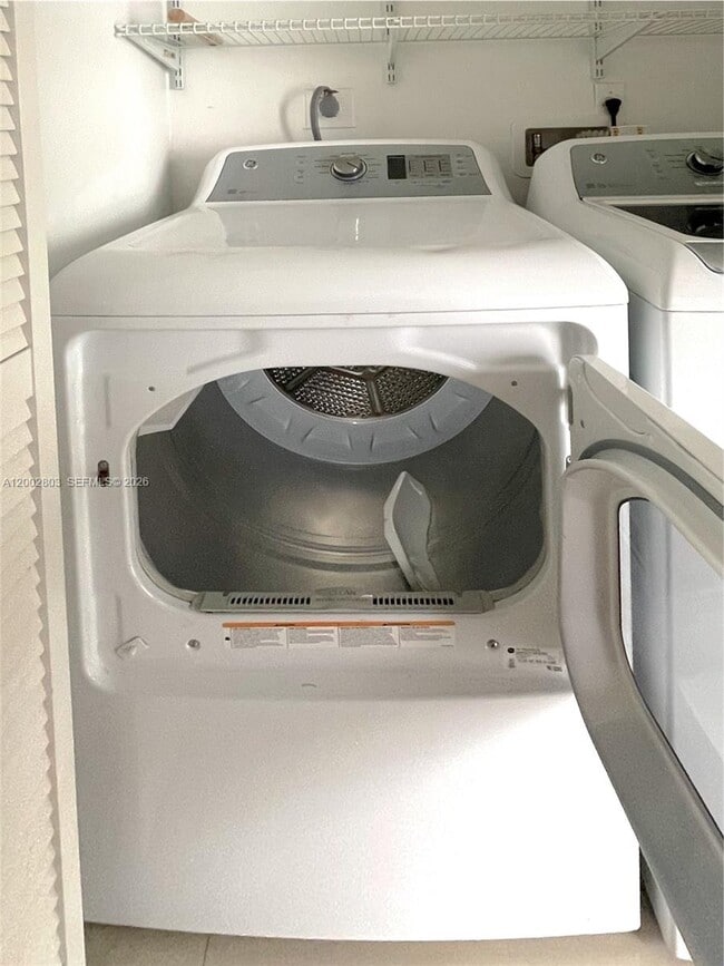 Building Photo - 1005 SW 88th Ct