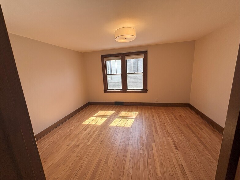 Bedroom - 174 Dixon St