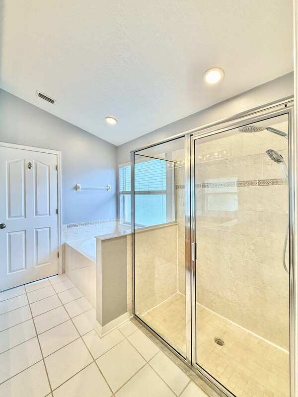Building Photo - 838 Addison Dr NE