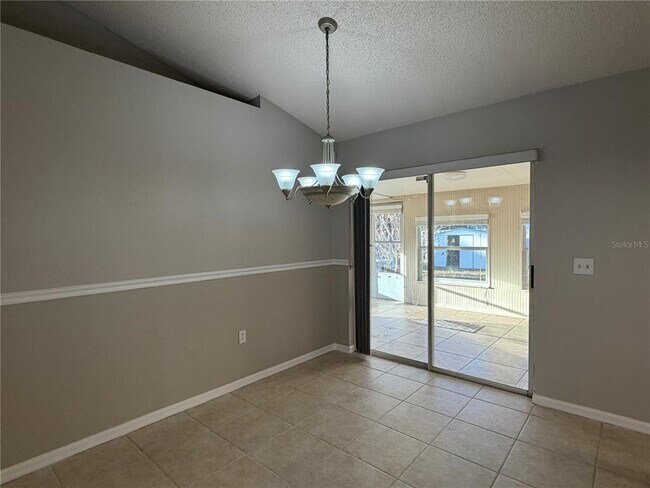 Building Photo - 375 Kaila Ct