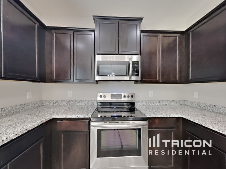 Building Photo - 239 Pamlico Dr