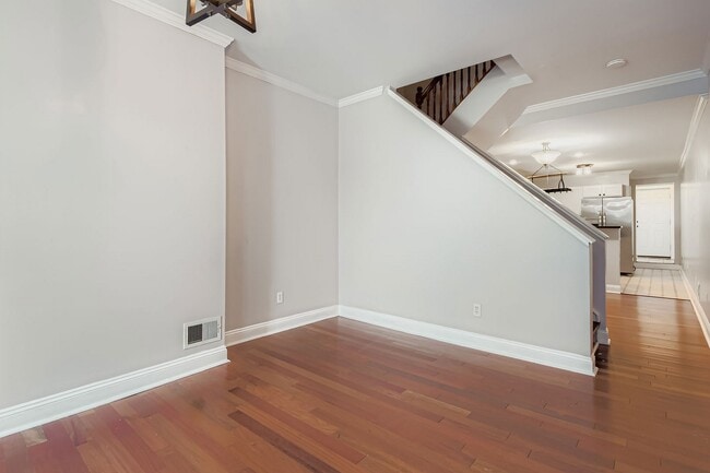 Building Photo - 2535 N Howard St