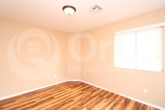 Building Photo - 2318 W Tanner Ranch Rd