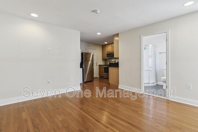 Building Photo - 6066 Ridge Ave