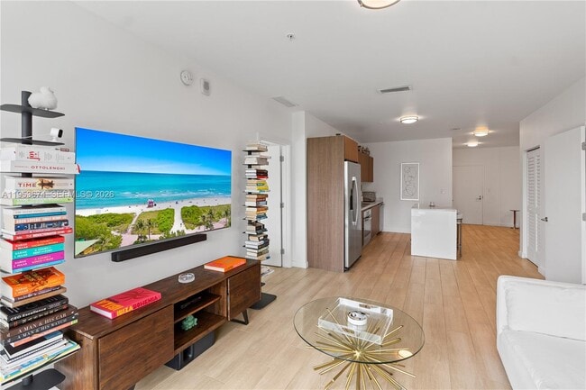 Building Photo - 1600 SW 1st Ave