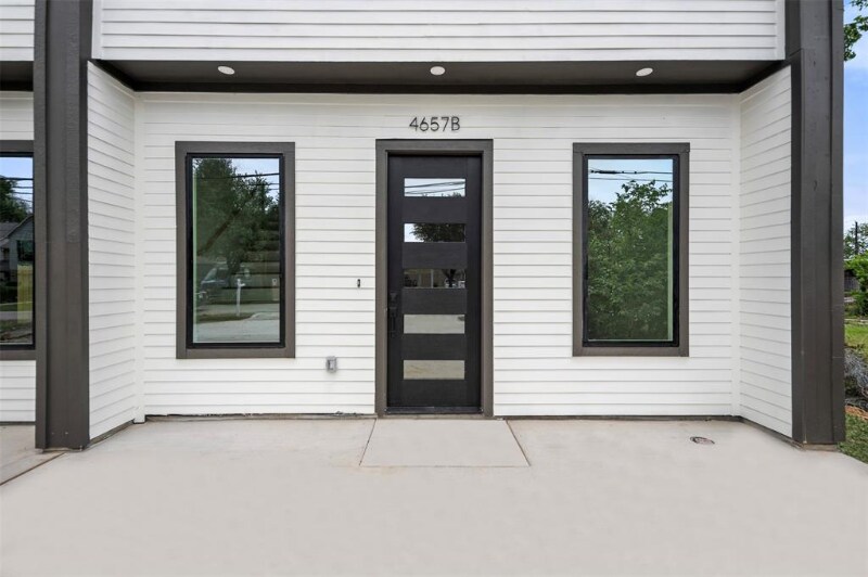 Building Photo - 4657 Phlox St