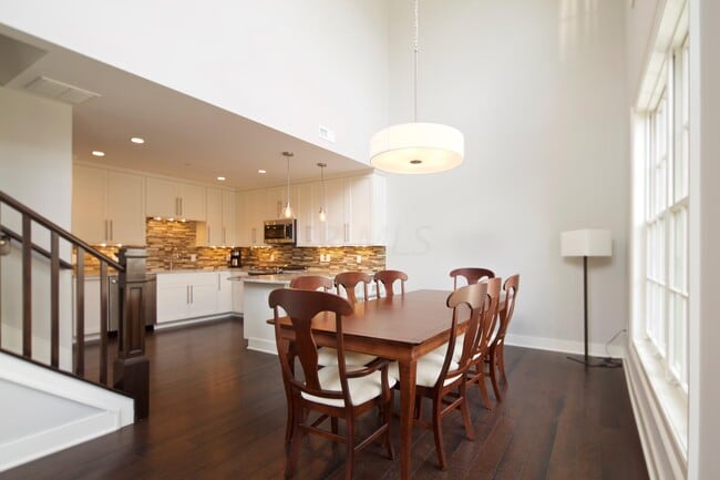 Building Photo - 84 N 6th St