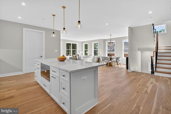 Building Photo - 5310 Cathedral Ave NW