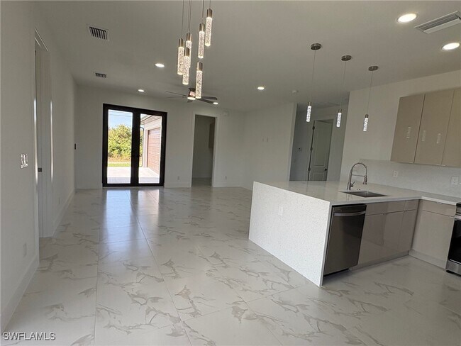 Building Photo - 2600 Ann Ave N