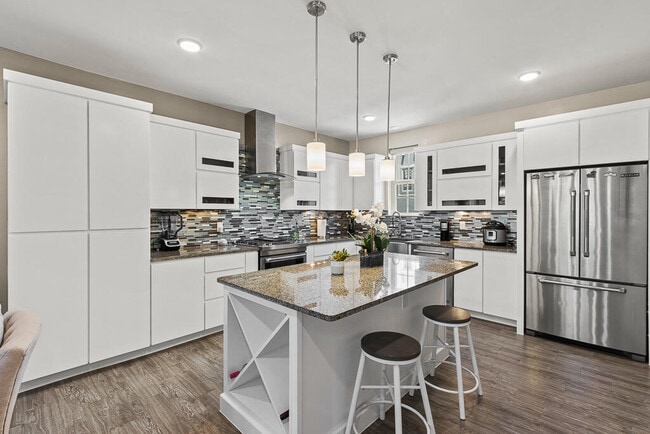 Building Photo - 328 Vin Almoradi Ct