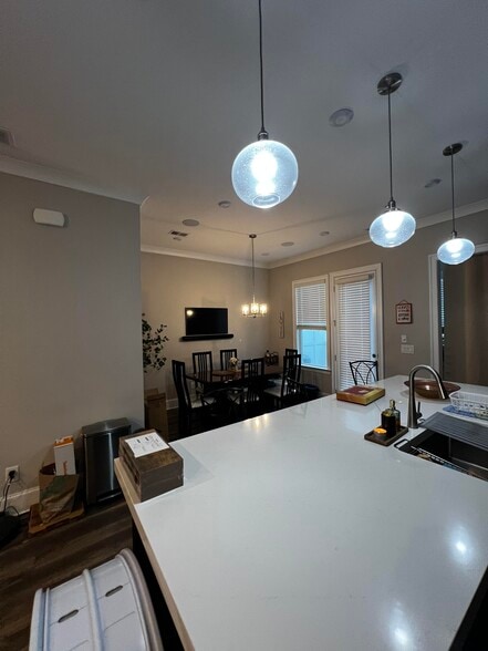 Island and Dining - 707 Brennan Dr