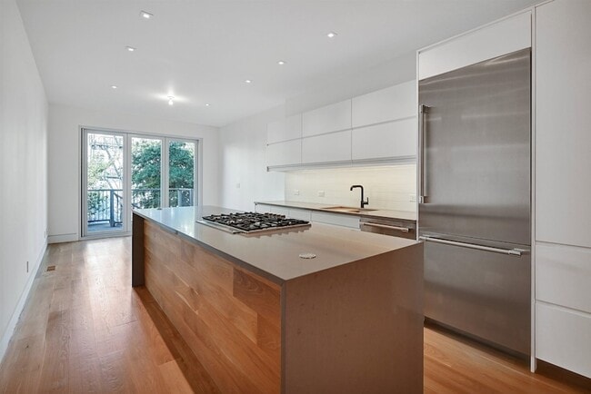 Building Photo - 122 Jefferson St