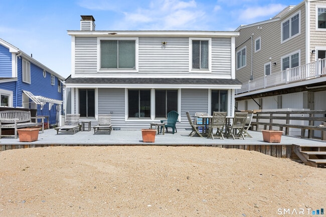 Building Photo - 33 Beach Rd W