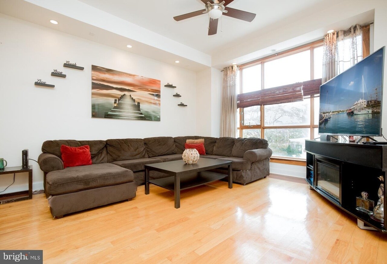 Building Photo - 4513 Silverwood St