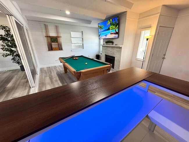 Building Photo - 2326 S Peninsula Dr